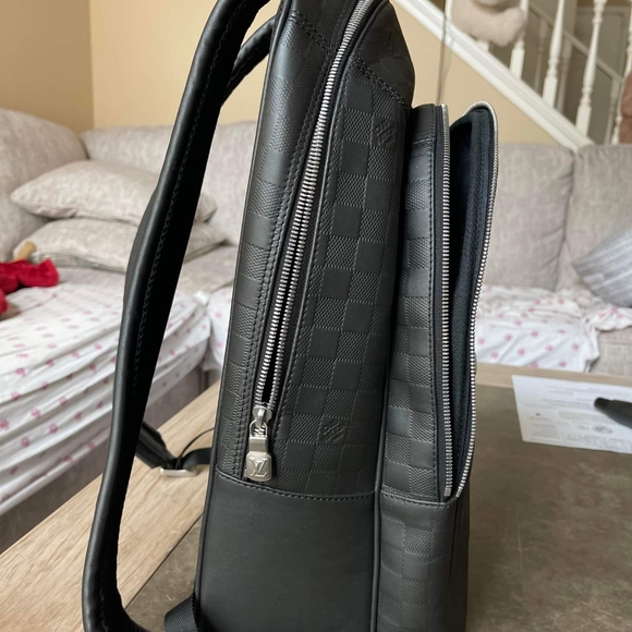 Authentic L.v backpack - Picture 2 of 10